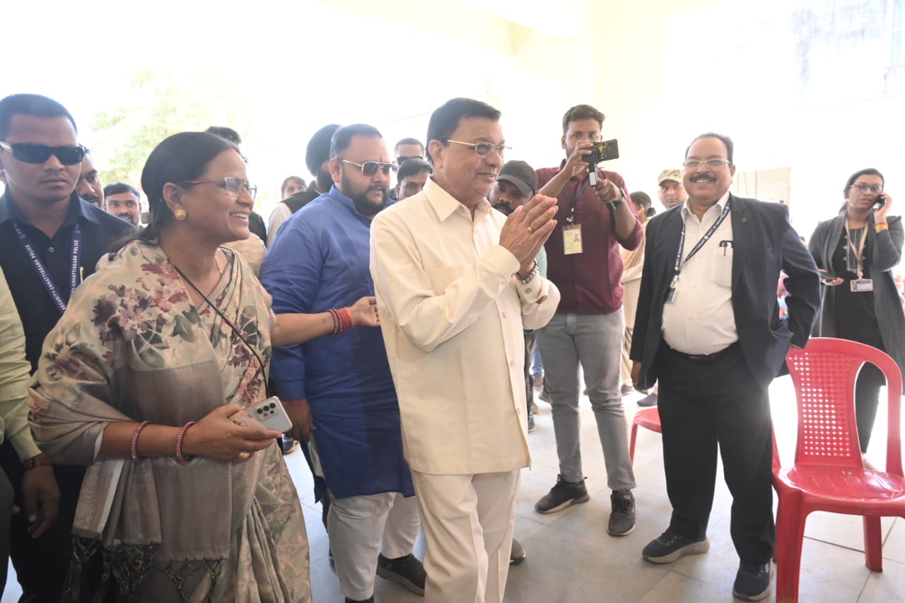 लखन के लहर में भाजपा की संजू देवी 52 हज़ार मतों से जीतीं, 52 पार्षद भी जीते