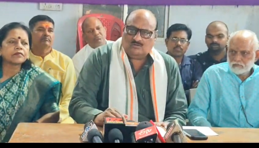 नोटिस के बाद कलेक्टर और पूर्व मंत्री जयसिंह अग्रवाल आमने सामने