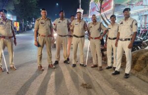 त्योहारों में सुरक्षा व्यवस्था चाक-चौबंद शक्ति पुलिस टीम ने की सघन पैदल पेट्रोलिंग