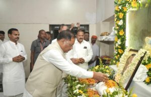 बनवारी अग्रवाल के पगड़ी रस्म कार्यक्रम में शामिल हुये मुख्यमंत्री समेत कई दिग्गज नेताओं ने दी श्रद्धांजलि